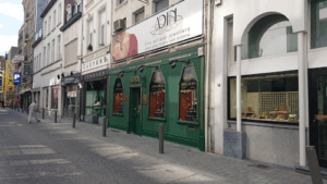 De bedrijfsnaam is Adin Vintage, Antique & Estate Jewellery