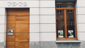 De bedrijfsnaam is Advocatenkantoor Progress Lawyers Network