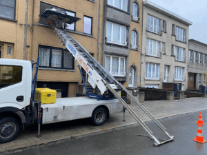 De bedrijfsnaam is ali ladderlift