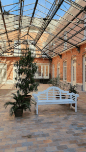 De bedrijfsnaam is beauty studio by anna franchuk