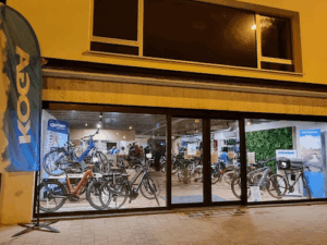 De bedrijfsnaam is frame fietsen