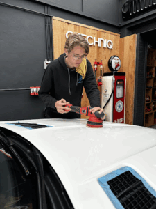 De bedrijfsnaam is jb cardetail