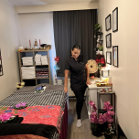 De bedrijfsnaam is jongrak thai massage