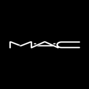 De bedrijfsnaam is M·A·C Cosmetics
