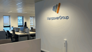De bedrijfsnaam is manpower