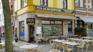 De bedrijfsnaam is pita pizza waterpoort