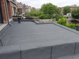 De bedrijfsnaam is Plat Dak Werken Roofit