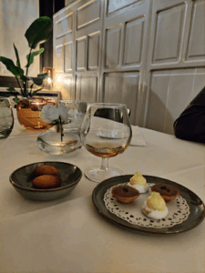 De bedrijfsnaam is restaurant évidence