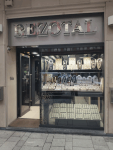 De bedrijfsnaam is rezotal diamonds