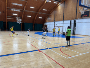De bedrijfsnaam is sportcentrum de rode loop