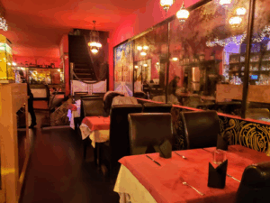 De bedrijfsnaam is Taj Mahal Indian Restaurant Antwerpen