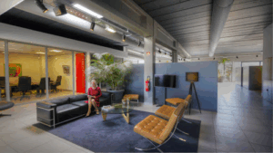 De bedrijfsnaam is The Factorie Antwerpen